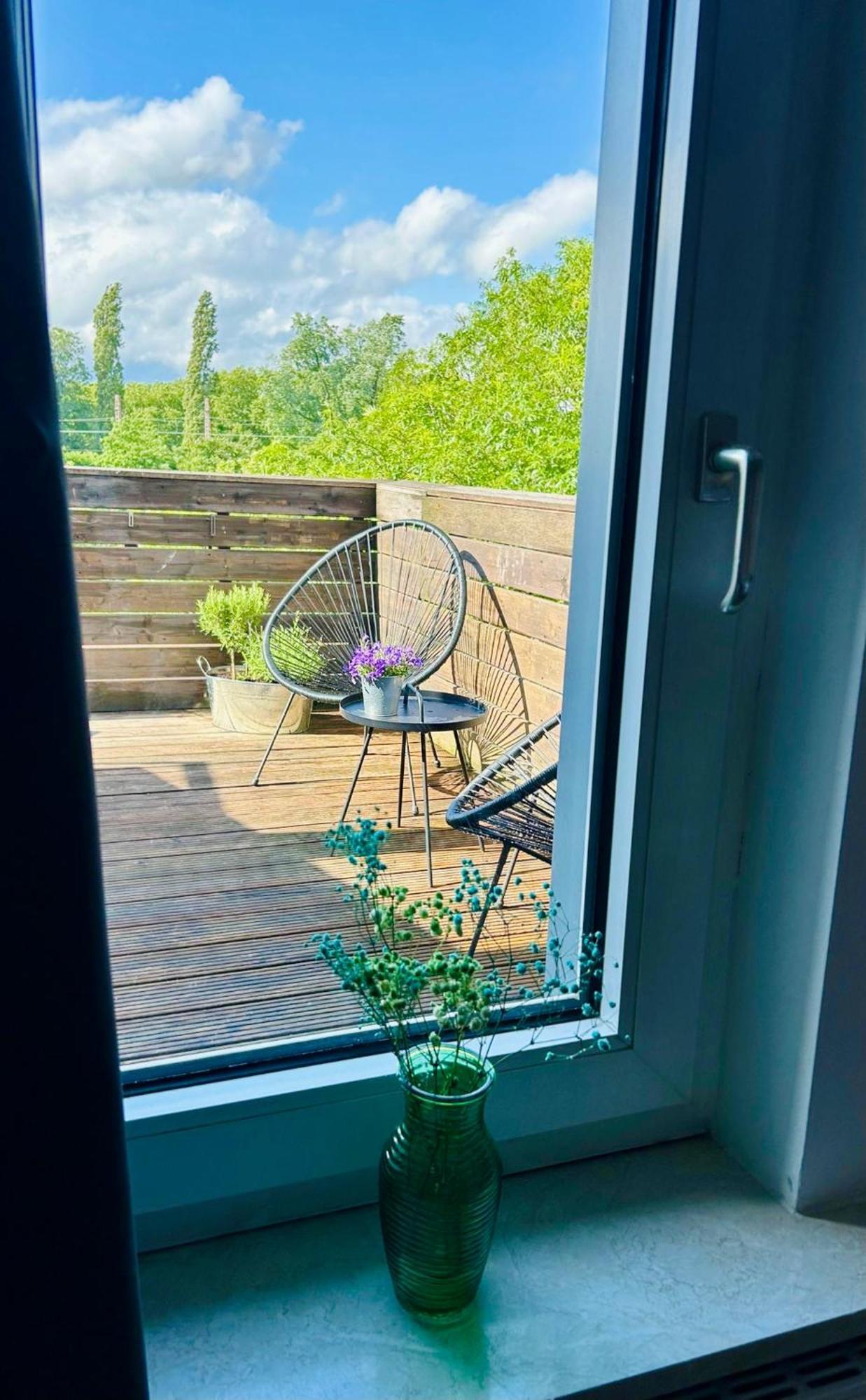 Feelslikehome - Urbane Altbauwohnung Mit Dachterasse& Parkplatz Bochum Bagian luar foto